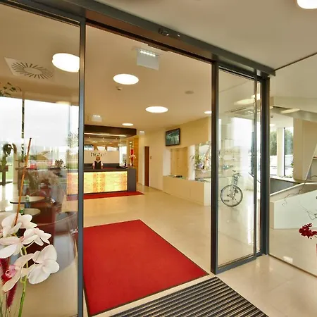 Mt Hotel